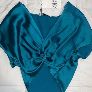 Zara cropped blouse with zipper on the side